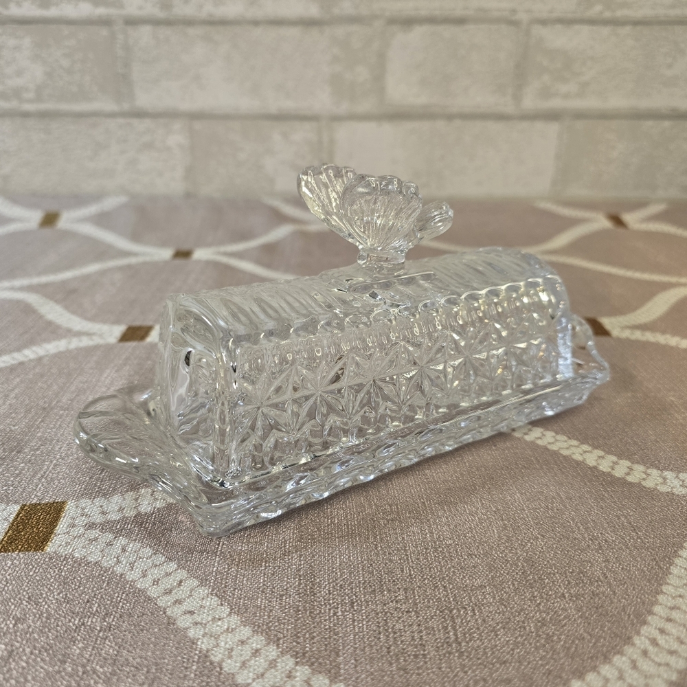 Vintage Clear Crystal Glass Butter Dish with Butterfly Handle on Lid - Picture 4 of 12